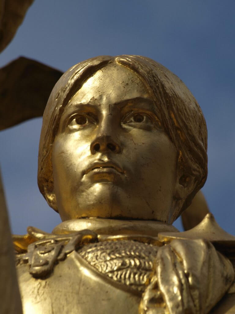 mujeres templarias y santas