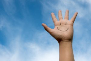 Practicar la risoterapia aporta múltiples ventajas a la salud