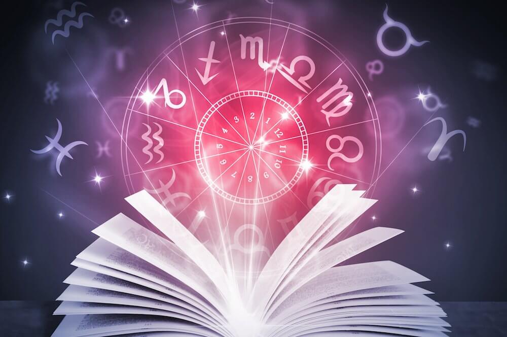 PREDICCIONES Y ASTROLOGÍA