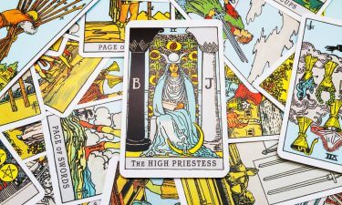 La Suma Sacerdotisa Echar las cartas del tarot