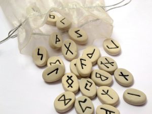 Las Runas y los Amuletos