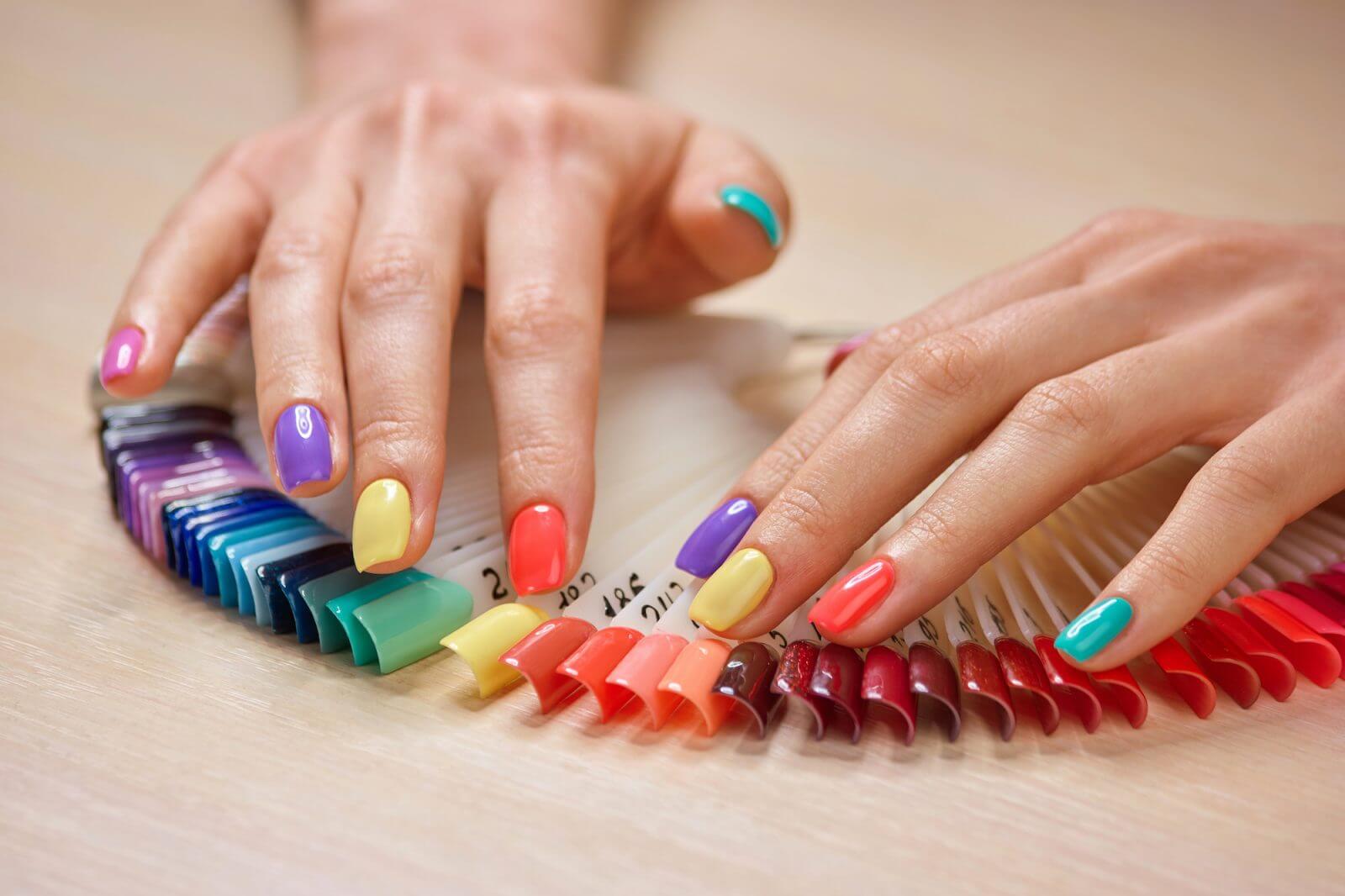 uñas bonitas de colores