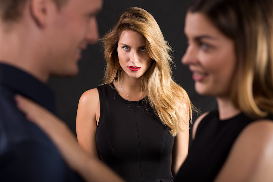 Los celos llevan a la destrucción de las parejas