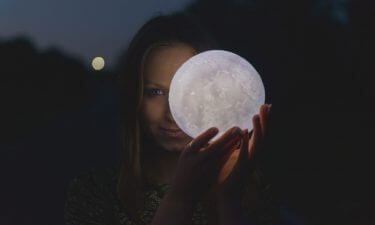Dominio de la Luna sobre los puntos lunares de la mujer
