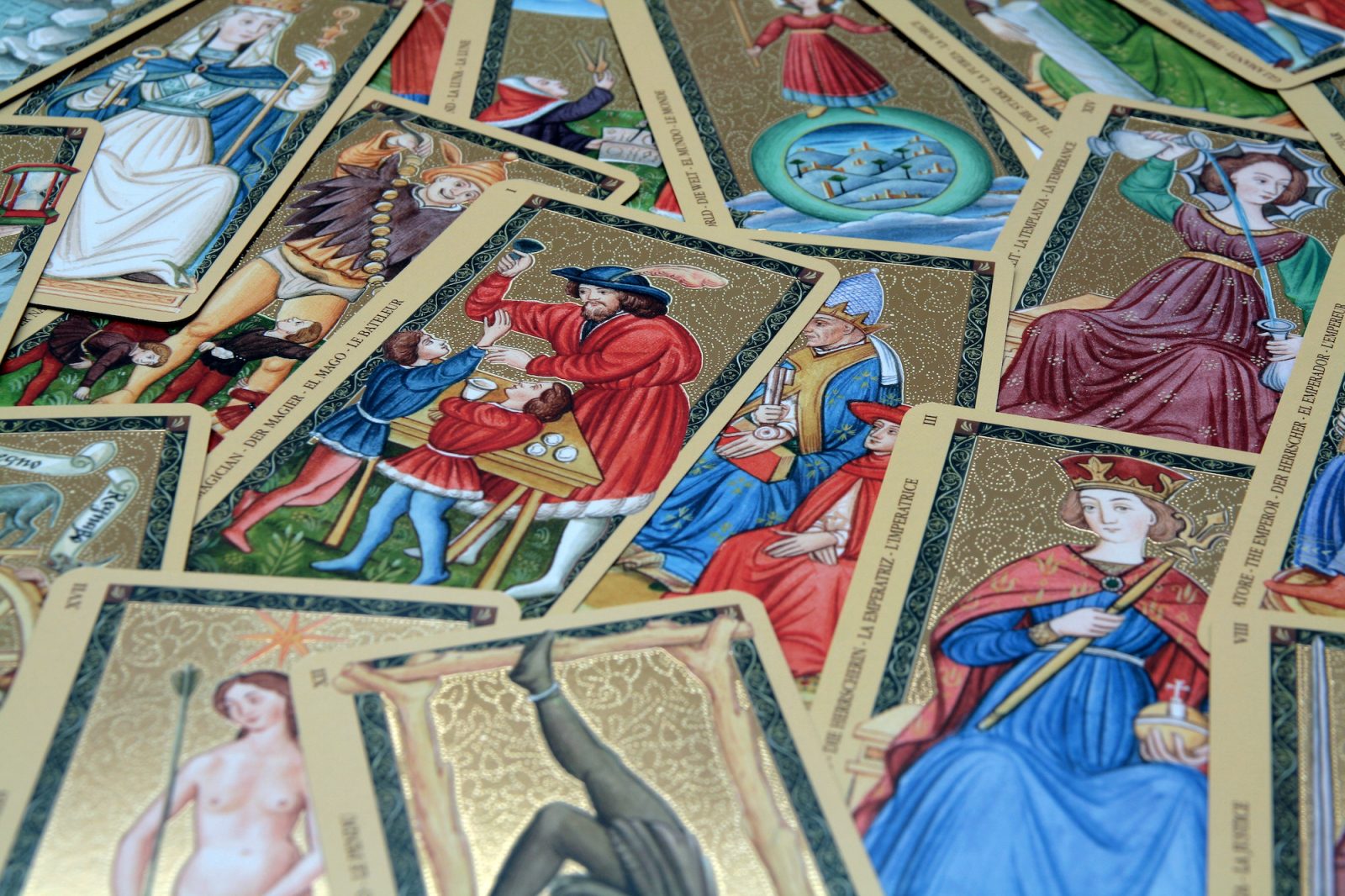 discernir y aclarar dudas