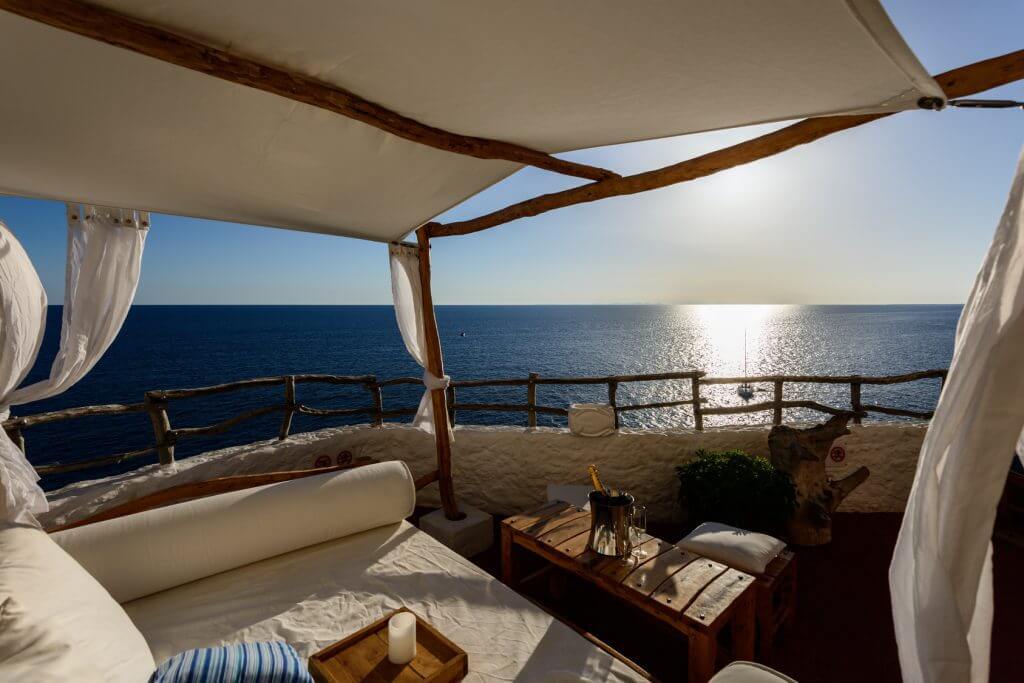 destinos turisticos para sagitario: menorca lounge