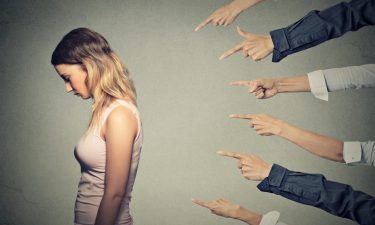 El sentimiento de culpa: causas y consecuencias