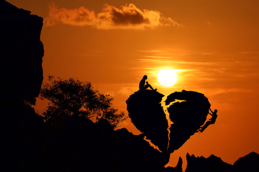 pareja con el corazón roto