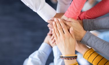 ¿Con qué 3 signos crea un vínculo afectivo único tu signo?